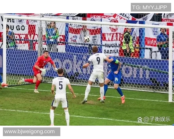 谁敢在绿茵场上欺负足球明星的荣耀与实力呢 谁敢在绿茵场上欺负足球明星的荣耀与实力呢