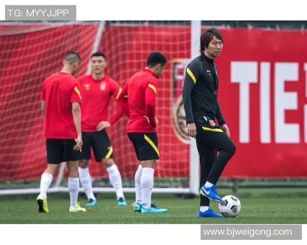 武汉足球队在城市联赛积分榜中以88分稳居第一名展现强劲实力